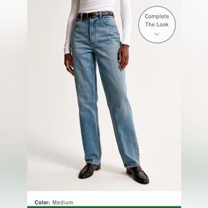 Abercrombie & Fitch Ultra High Rise 90s Straight Jean in Medium wash